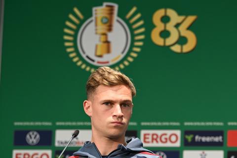 Kapit n Kimmich So Konkret War Ein Wechsel Nach Paris kapit-n-kimmich-so-konkret-war-ein-wechsel-nach-paris